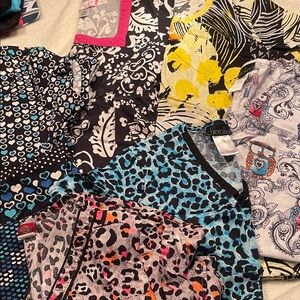 Colorful Patterned Scrub Tops/XS